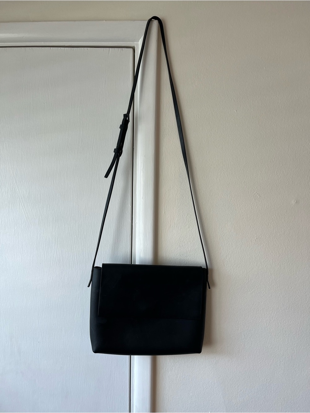 Oak + Fort Purse Minimalist Small Crossbody Bag Magnetic Flip Cover Black Vegan